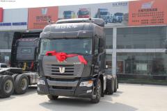 聯(lián)合卡車 420馬力 6X4 牽引車(SQR4250D6ZT4)(黑色)