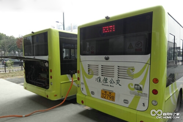 宇通E8純電動(dòng)客車