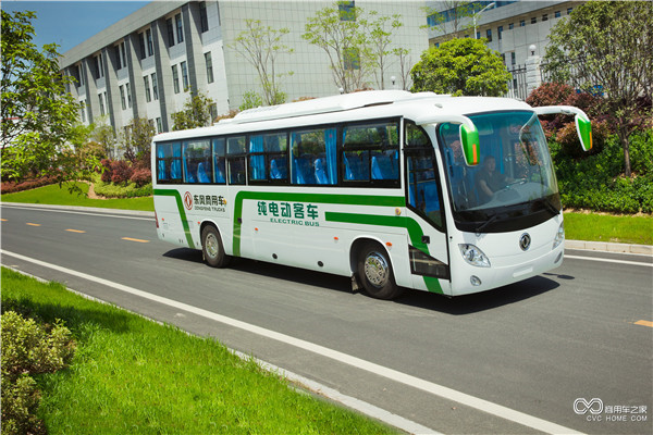 3-東風(fēng)純電動(dòng)客車(chē).JPG